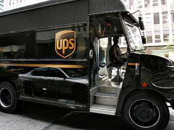 UPS: Σχεδιάζει 20.000 απολύσεις φέτος, μετά το "ψαλίδι" στις παραδόσεις Amazon