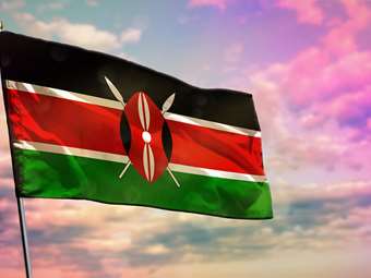 Κένυα: Ο πρόεδρος Ρούτο απέκρουσε με το χέρι του παπούτσι που πέταξαν εναντίον του στη διάρκεια ομιλίας του για το κόστος ζωής