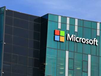 Η Microsoft επενδύει 1,5 δισ. δολάρια στην εταιρεία τεχνητής νοημοσύνης G42 - Αποκτά μειοψηφικό μερίδιο