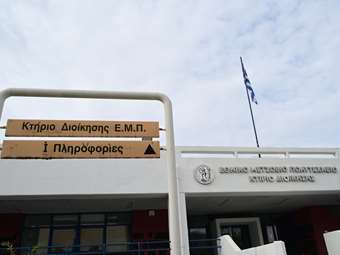 Νεο κρούσμα βίας σε ΑΕΙ - 20 κουκουλοφόροι επιτέθηκαν σε κυλικείο στην Πολυτεχνειούπολη