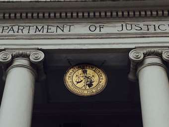 ΗΠΑ: Αγωγή από το Υπ. Δικαιοσύνης κατά της Καλιφόρνιας για τον ανασχεδιασμό των εκλογικών περιφερειών της