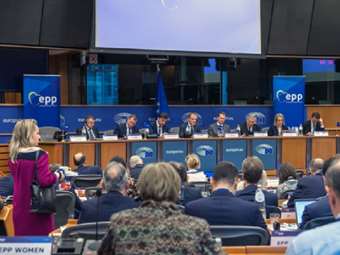 Ξεκίνησε η Σύνοδος Κορυφής του ΕΛΚ στις Βρυξέλλες - Στο επίκεντρο τα ευρωπαϊκά χαρτοφυλάκια