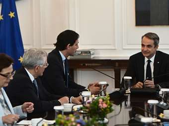 Κ. Μητσοτάκης σε Χούκστρα (Επίτροπος για Κλίμα): "Καλύπτουμε μεγάλο μέρος της ενέργειας από ανανεώσιμες πηγές"