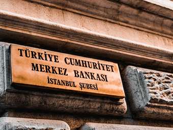 Κεντρική Τράπεζα Τουρκίας: Σταθερά παραμένουν τα επιτόκια λόγω φόβων για τη λίρα