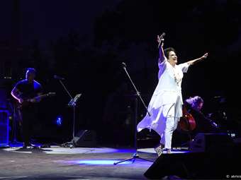 "Καλό καλοκαίρι" με την Άλκηστη Πρωτοψάλτη  στον Κήπο του Μεγάρου