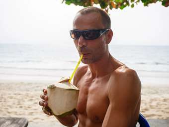 5 συνήθεις μύθοι για τη μεταμόσχευση μαλλιών το καλοκαίρι