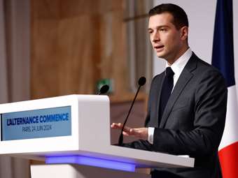 Γαλλία - δημοσκόπηση: Αδιαφιλονίκητο φαβορί του α' γύρου των προεδρικών ο ακροδεξιός Μπαρντελά