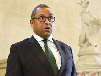 Βρετανικές κυρώσεις στον Γενικό Εισαγγελέα του Ιράν μετά την εκτέλεση του Βρετανοϊρανού Αλιρεζά Ακμπαρί