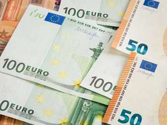 ΥΠΑΑΤ: Καταβλήθηκαν ενισχύσεις de minimis ύψους 2,1 εκατ. ευρώ για μηδική και βιομηχανική τομάτα