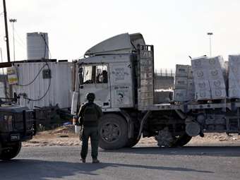 Ανθρωπιστική βοήθεια στη Γάζα: Περισσότερα από 150 φορτηγά αναχώρησαν από την Αίγυπτο