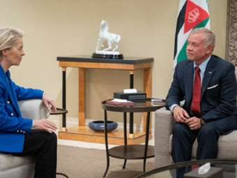 Συνάντηση της Ούρσουλα φον ντερ Λάιεν με τον βασιλιά Αμπντάλα Β' της Ιορδανίας για τη Συρία