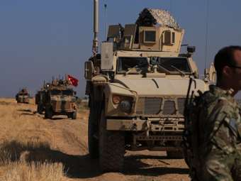 Η Τουρκία σχεδιάζει την προμήθεια όπλων στη Συρία και επιδιώκει ευρύτερη συμφωνία για τους Κούρδους