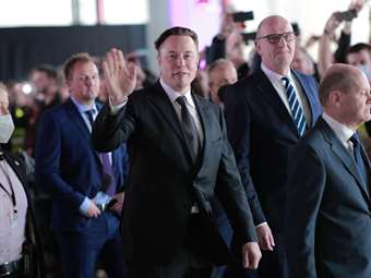 Το εγχείρημα τεχνητής νοημοσύνης του Elon Musk καλύτερα να μείνει μακριά από την Tesla