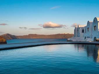 Aria Hotels: Το The Duchess Μεταμορφώνει τη Θηρασιά