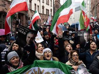 Ιράν: Η εισαγγελία απειλεί τους "ταραξίες" με διώξεις που επισύρουν τη θανατική ποινή