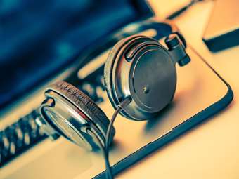 Έρχεται τσουχτερό πρόστιμο €750 για τους χρήστες πειρατικών τηλεπλατφορμών