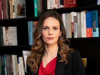 Η Έφη Αχτσιόγλου στο πρόγραμμα Field της Jacinda Ardern