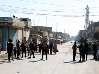 Συρία: Τουλάχιστον 140 νεκροί σε συγκρούσεις μεταξύ του στρατού και τζιχαντιστών