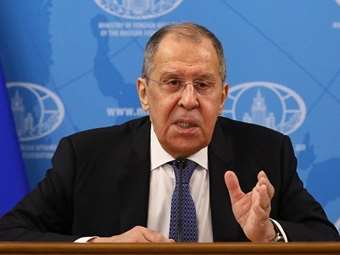 Λαβρόφ: Η Ρωσία ελπίζει να συνεχιστεί "η εποικοδομητική συζήτηση" στην Αλάσκα