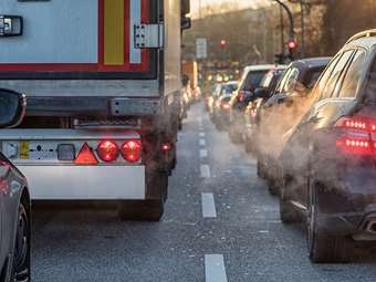 Τα καυσαέρια των αυτοκινήτων επιβαρύνουν την ατμοσφαιρική ρύπανση