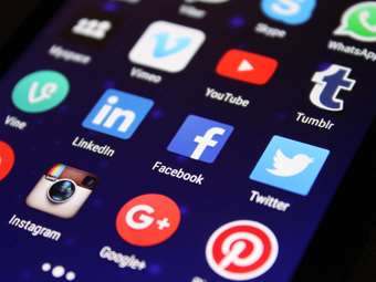 Έρευνα για τα Social Media: Το 74% αναφέρει πως έχει εκτεθεί σε παραπληροφόρηση