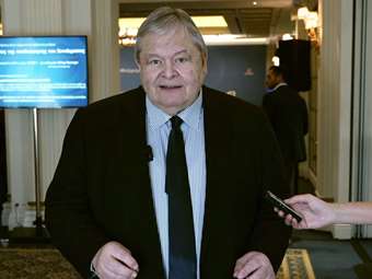 Δηκτική απάντηση Ευ Βενιζέλου στην Κυβέρνηση για άρθρο 86