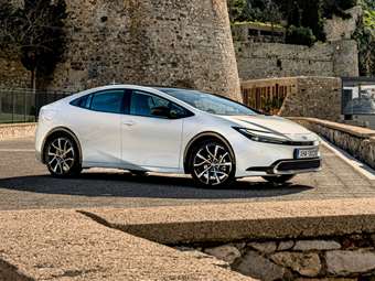 Απίστευτα χαμηλή κατανάλωση του Toyota Prius-έκανε φοβερό Ρεκόρ Γκίνες