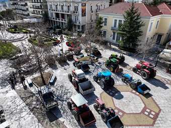 Στα μπλόκα οι αγρότες: Συσκέψεις για αποφάσεις ενόψει της πανελλαδικής σύσκεψης