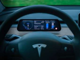 S3XY Dash: Το αξεσουάρ που δίνει στα Tesla κανονικό ταμπλό