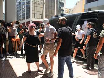 Φωτιά στην Ύδρα: Ποινική δίωξη στους 8 ενήλικους από το Καζακστάν