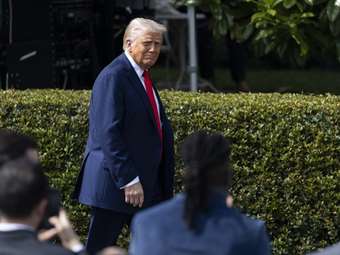 Τραμπ για ενδεχόμενο στρατιωτικής βίας στη Γροιλανδία: "Δεν λέω πως θα το κάνω, αλλά δεν αποκλείω τίποτα"