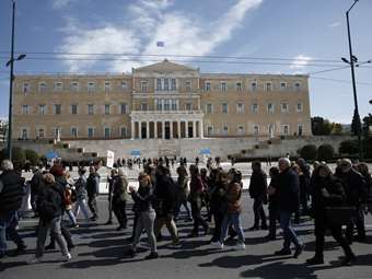 Αναλογιστική Αρχή: Στα 63,5 από 62 σήμερα το όριο συνταξιοδότησης με 40ετία