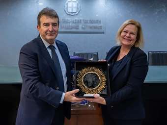 Συνάντηση Μ. Χρυσοχοΐδη με τη Γερμανίδα υπουργό Εσωτερικών