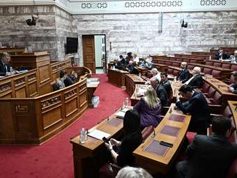 Τι κατέθεσε η ψυχίατρος Κ. Προκοπάκη στη Βουλή για την τεκνοθεσία από ομόφυλα ζευγάρια