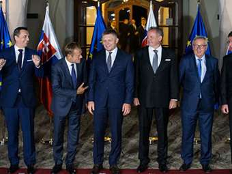 ΕΕ: Ποιός "σηκώνει το τηλέφωνο" για να μιλήσει στον Τραμπ;