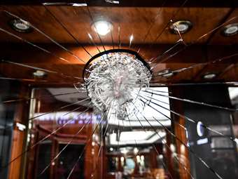 "Καταδρομική" 30 κουκουλοφόρων σε καταστήματα στην Κυψέλη - Προσήχθησαν 20 άτομα