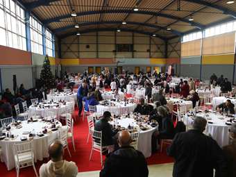 Δήμος Αθηναίων: 2.300 "γεύματα αγάπης" για τα Χριστούγεννα και την Πρωτοχρονιά