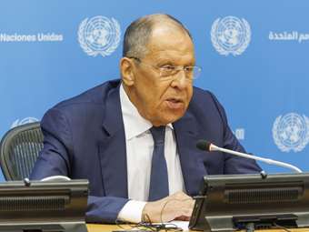 Η Ρωσία καλωσορίζει τη στάση του Βανς που θέλει να "κόψει" τη βοήθεια προς την Ουκρανία - Ανησυχία στην Ευρώπη