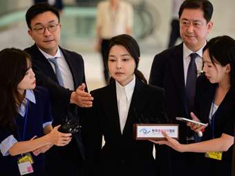 Στη φυλακή η πρώην Πρώτη Κυρία της Νότιας Κορέας