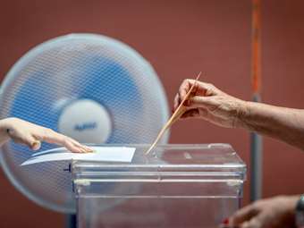 Ισπανία: Ελαφρύ προβάδισμα για το Λαϊκό Κόμμα