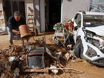 Τραγωδία στην Ισπανία: Μάχη με τον χρόνο δίνουν τα σωστικά συνεργεία - Στους 205 οι νεκροί