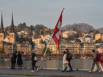 Η Ελβετία επιστρέφει στα αρνητικά επιτόκια: Τα μηνύματα για την ευρωπαϊκή οικονομία