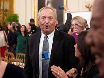 Ο Λάρι Σάμερς προειδοποιεί για κρίση παρόμοια με αυτή της δεκαετίας του '70 αν αλλάξουν οι στόχοι για τον πληθωρισμό