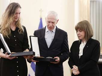 Η ΠτΔ απένειμε τον Μεγαλόσταυρο του Τάγματος του Φοίνικος στους θανόντες της αποστολής ανθρωπιστικής βοήθειας στη Λιβύη