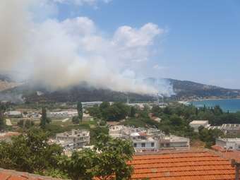 Καβάλα: Υπό έλεγχο η φωτιά που ξέσπασε στην ανατολική είσοδο της πόλης