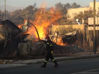 Νεκρή γυναίκα από τη φωτιά στην Αττική: Βρέθηκε απανθρακωμένη στο Πάτημα Βριλησσίων