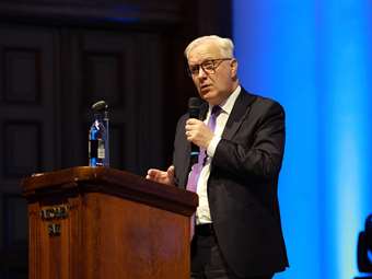 Πολλές μειώσεις επιτοκίων μέσα στη χρονιά "βλέπει" ο Όλι Ρεν