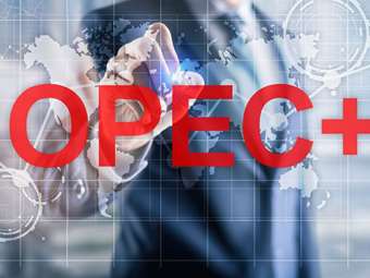 Κέρδη άνω του 2,5% για το αργό μετά τη νέα αναβολή στην αύξηση της παραγωγής του OPEC+