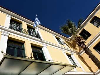 Λήξη συναγερμού στην Ευελπίδων μετά το τηλεφώνημα για βόμβα στα δικαστήρια