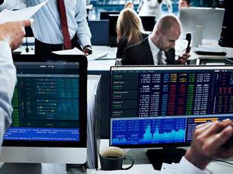 Wall: Προσπάθεια αντίδρασης μετά το χθεσινό sell-off - Στο επίκεντρο η αγορά εργασίας